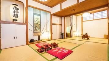 Private Vacation Home | 2 bedrooms, iron/ironing board, free WiFi, bed sheets