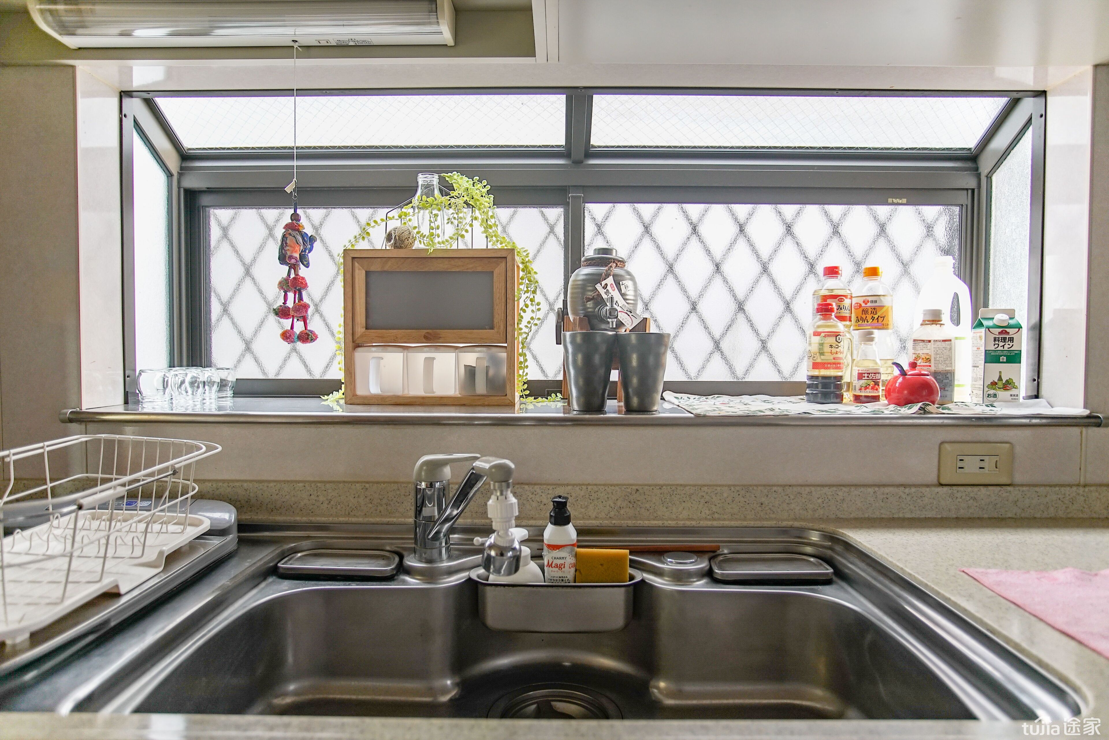 Private Vacation Home | Private kitchen | Fridge, microwave, stovetop, cookware/dishes/utensils