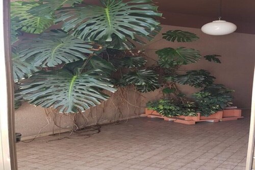 Talo kahden järven välillä