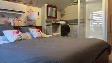 Duplex (Les Clos) | 1 bedroom, individually decorated, individually furnished, desk