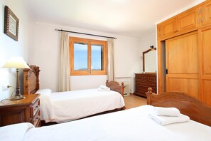 4 soverom, safe på rommet, strykejern/-brett og wi-fi (inkludert)