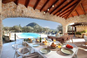 Outdoor dining - ALORDES. Tradition and views next to Pollensa (Pollensa)