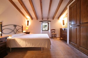 3 slaapkamers, een kluis op de kamer, een strijkplank/strijkijzer