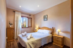 4 dormitorios, caja fuerte, wifi gratis y ropa de cama