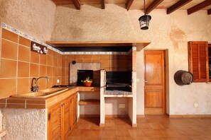 Réfrigérateur, micro-ondes, four, lave-vaisselle