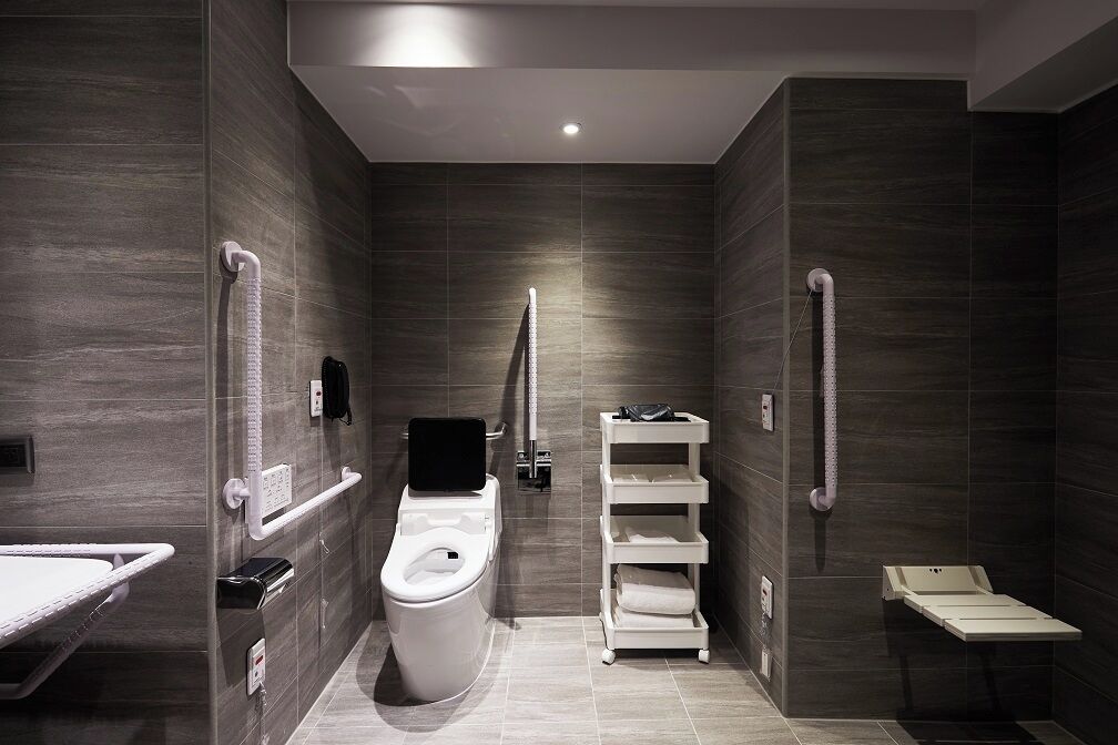 standard double room - accessible | bathroom | eco-friendly toiletries, hair dryer, slippers, bidet