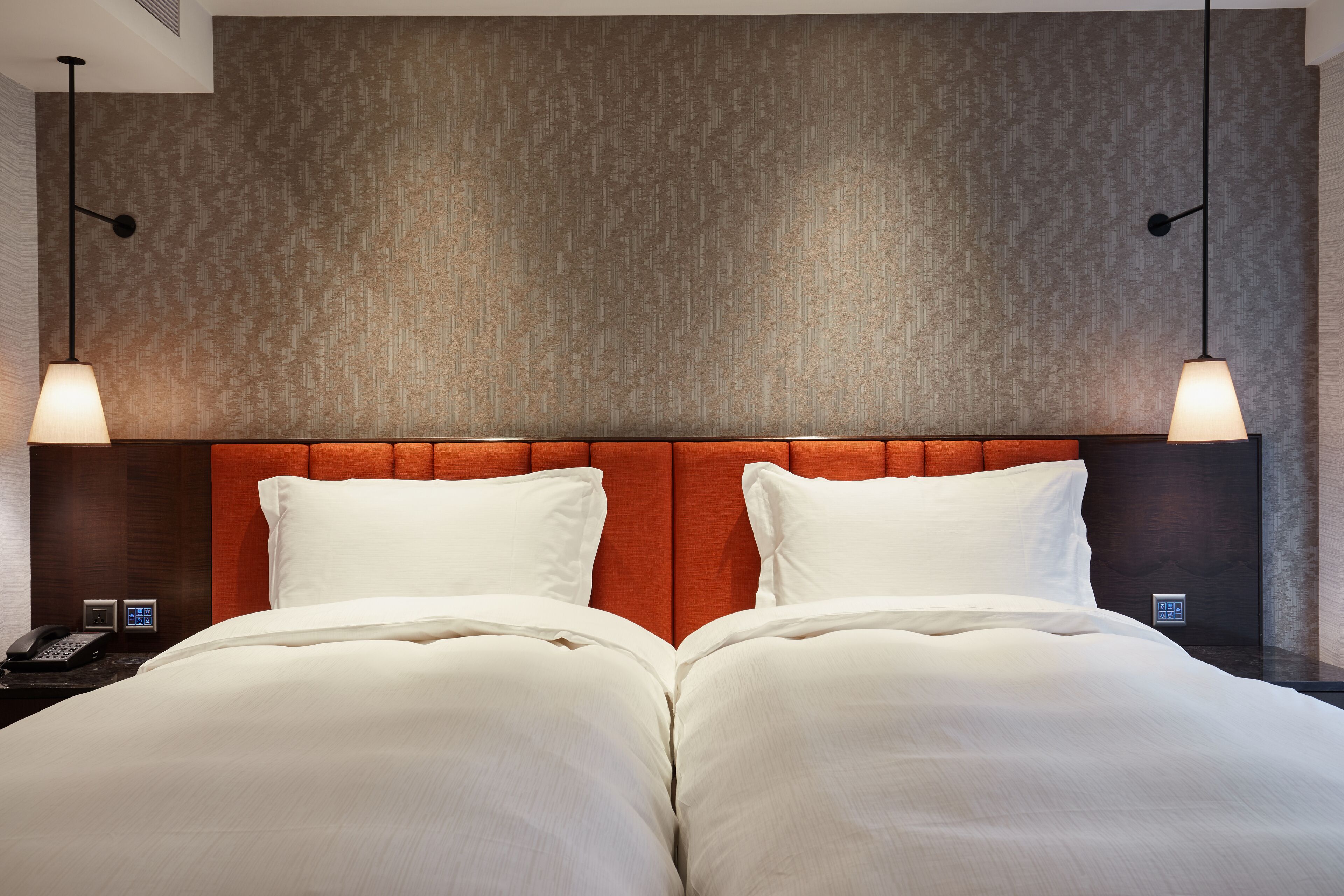 superior twin room, city view | down duvets, minibar, in-room safe, desk