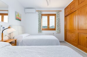 5 slaapkamers, een strijkplank/strijkijzer, gratis wifi, beddengoed