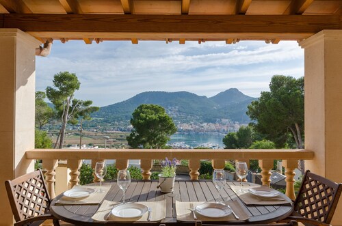 YourHouse Binifat, spacious house overlooking Puerto de Andratx