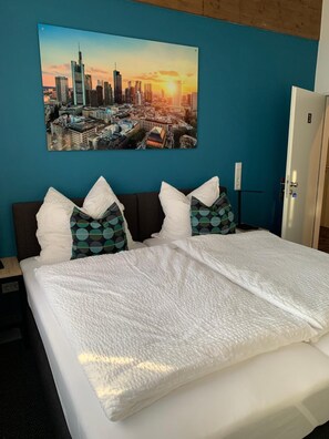 Premium bedding, minibar, individually decorated, individually furnished - Hostel Argenta (Kuenzell)