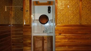 Shower, bidet, towels
