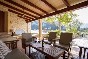Outdoor dining - PLANA MORRO.  Characterful finca in beautiful countryside near Pollensa (Pollensa)
