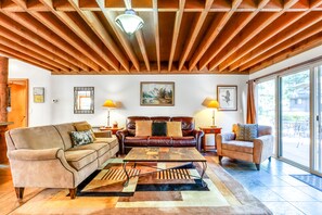 TV, fireplace, DVD player, video library