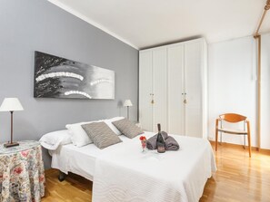 3 bedrooms, iron/ironing board, Internet, bed sheets