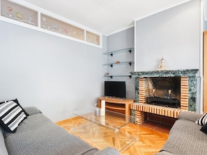 TV - matarolux2 · 25km from Barcelona , Beach 200 meters (Mataro)