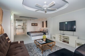 Studio Deluxe | Värdeförvaringsskåp på rummet, individuell inredning och unika möbler