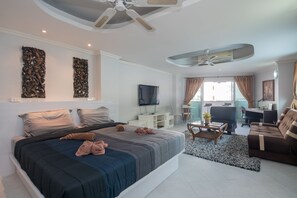 豪華開放式客房 | 房內夾萬、獨特設計、獨特裝修、書桌