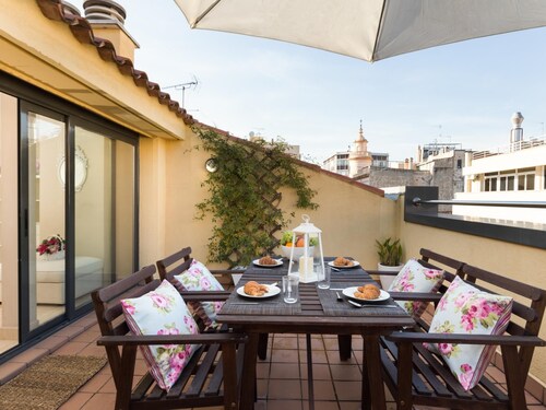 20km from Barcelona 100 meters train and the beach.matarolux15