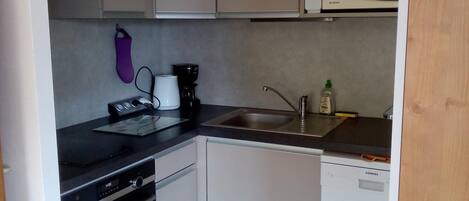 Refrigerador, microondas y lavavajillas