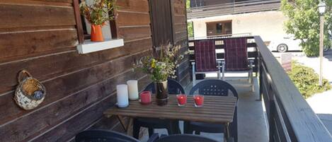 屋外ダイニングエリア