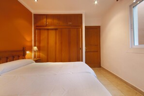 2 chambres, fer et planche Ă repasser, Wi-Fi gratuit, draps fournis
