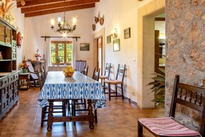 Dining - ROSA. Traditional villa near Pollensa town (Pollensa)