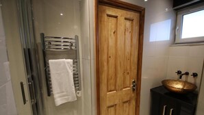 Apartment, 2 Bedrooms | Bathroom