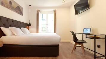 Junior Suite, Balcony | 1 bedroom, minibar, in-room safe, laptop workspace