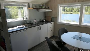 3. Sommerfjøs, 4 beds, Lake View, Shared Bathroom | Blackout curtains, soundproofing