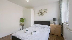 Apartment, 2 Bedrooms | 2 bedrooms, iron/ironing board - Deluxe Apartment - Heart Of Kings Cross (London)