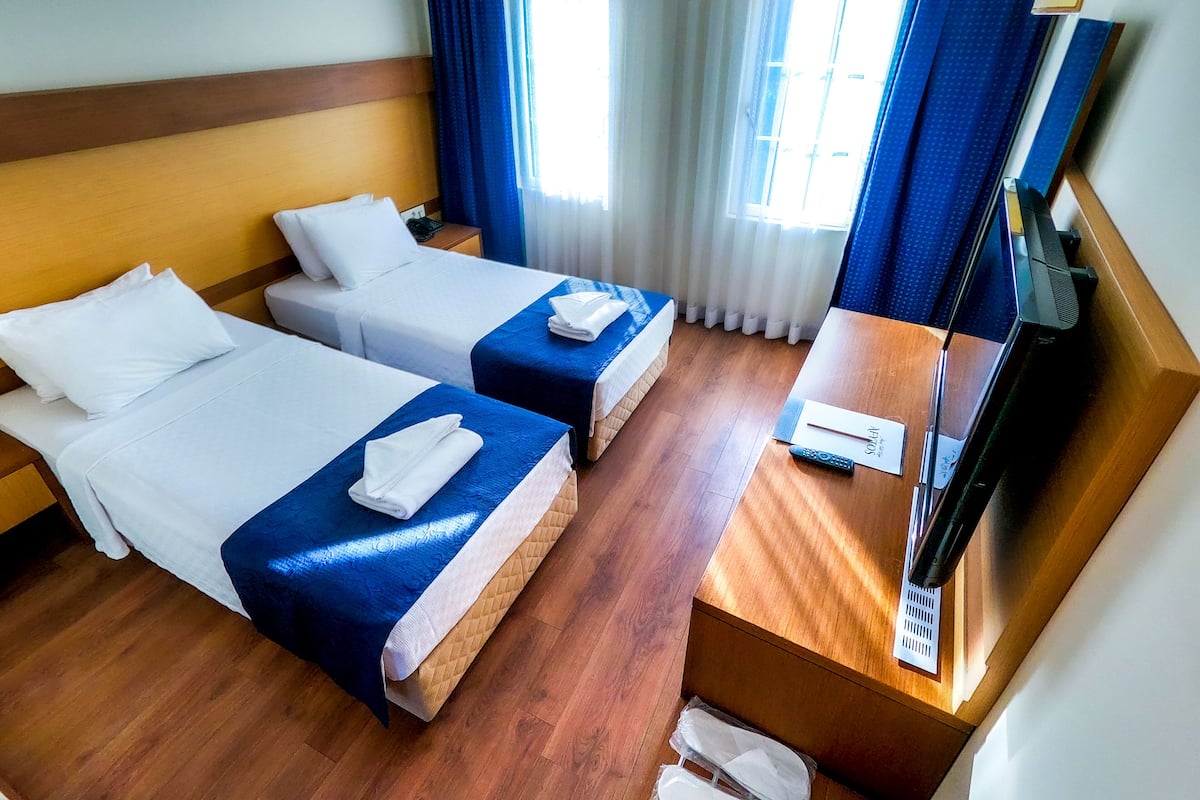 Minibar, soundproofing, bed sheets