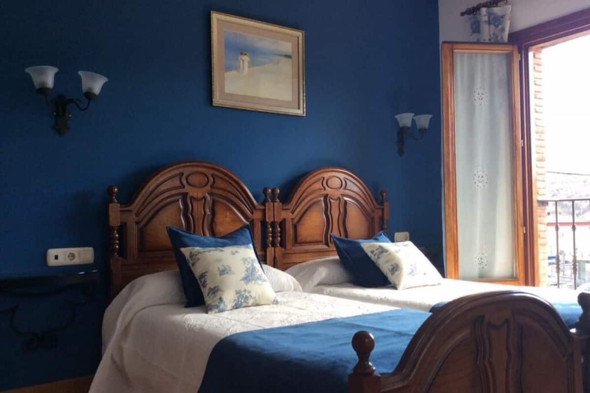 Kamer, 1 twee- of 2 eenpersoonsbedden | Gratis babybedden, extra bedden, gratis wifi, beddengoed