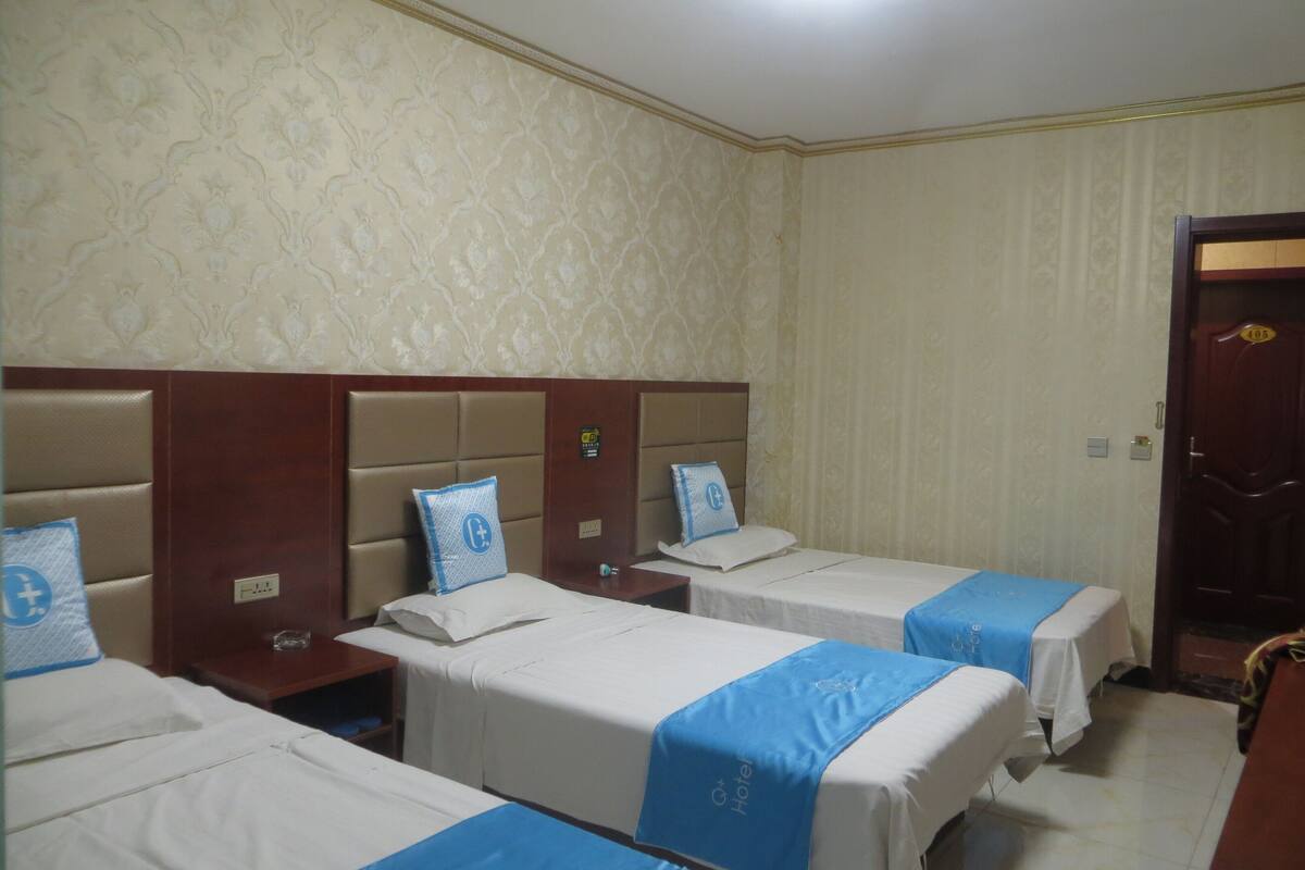 Desk, blackout curtains, free WiFi, bed sheets