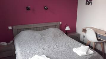 Double Room, Accessible | Individually decorated, individually furnished, soundproofing
