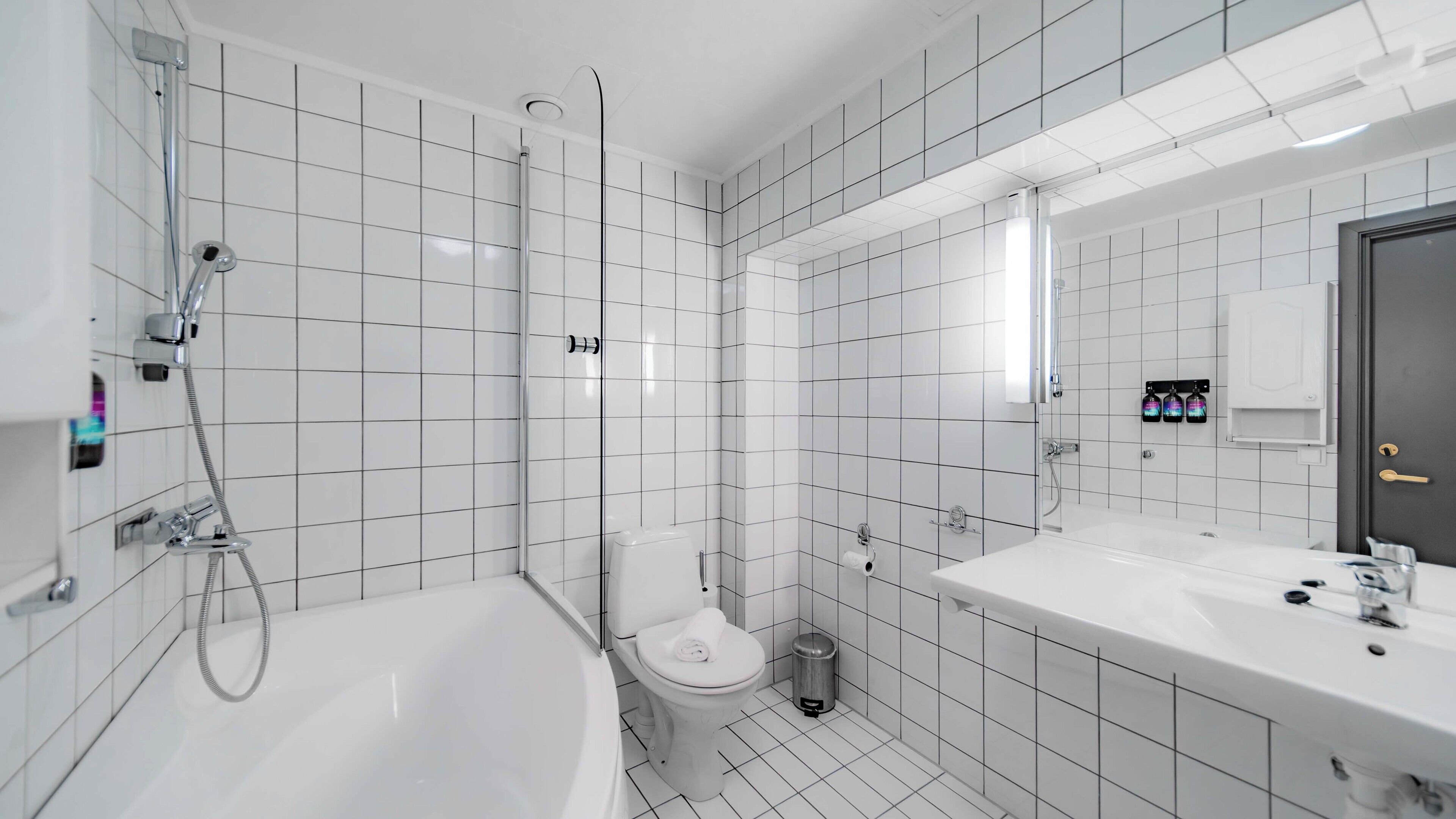 city studio suite | bathroom | shower, free toiletries, hair dryer, heated floors