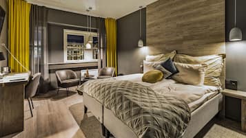 Deluxe Double Room | Individually decorated, individually furnished, desk, laptop workspace