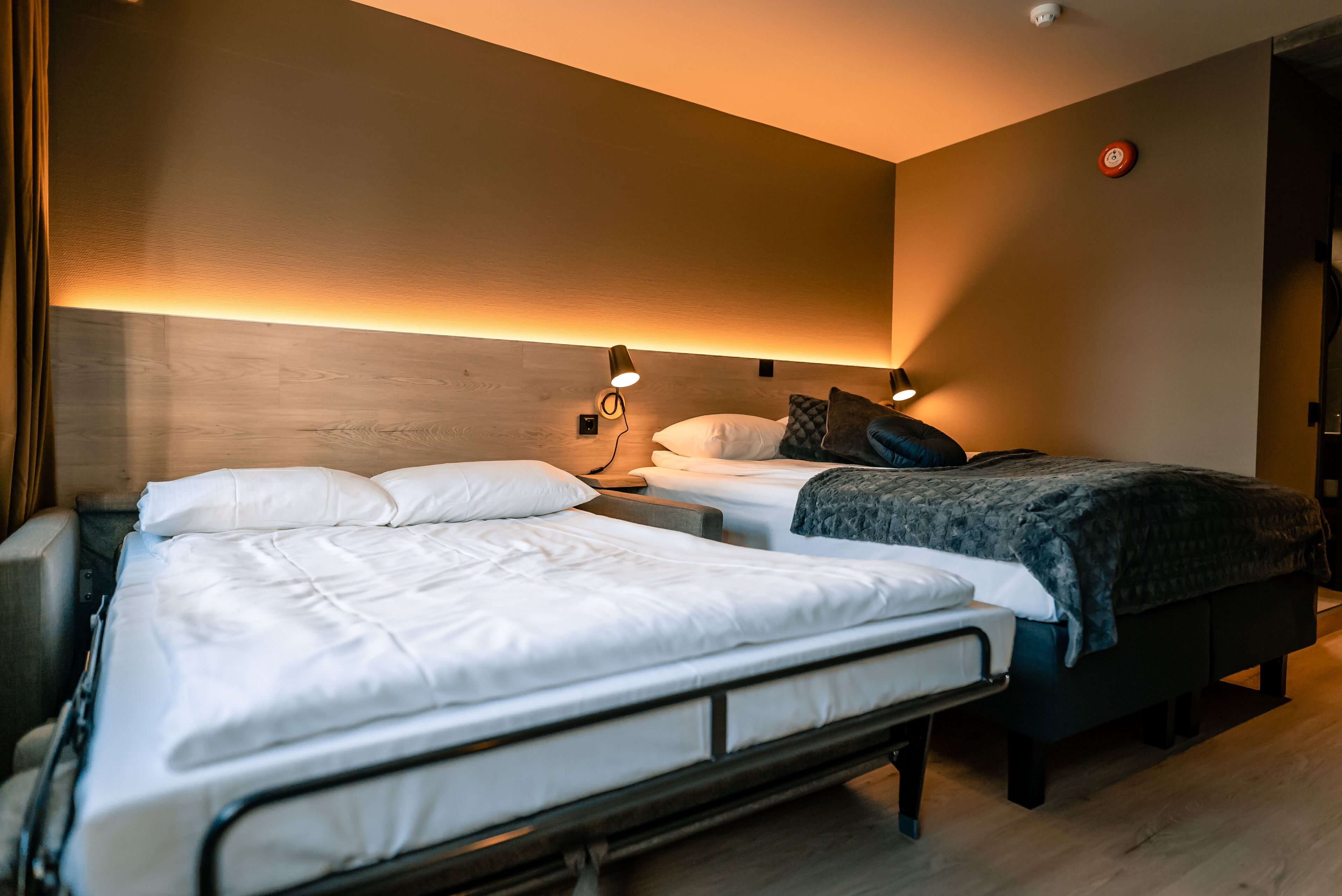 superior triple room | individually decorated, individually furnished, desk, laptop workspace