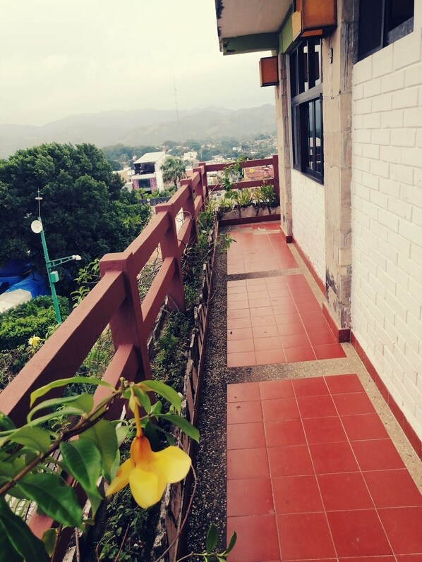 Chambre Quadruple | Balcon