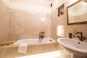Superior Apartment | Bathroom