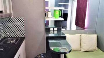 Apartemen | Ruang keluarga | Televisi 24-inci dengan saluran TV kabel