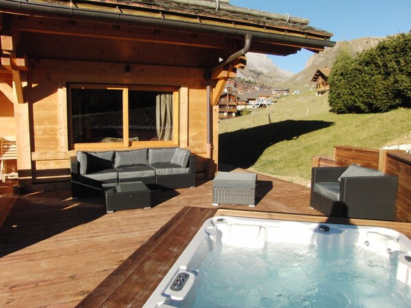 Bain à remous extérieur