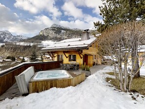 Bain à remous extérieur