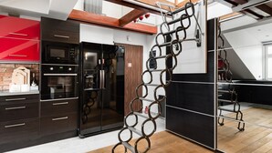 Departamento de diseñador | Cocina privada | Lavavajillas, tostadora, utensilios de cocina y congelador 