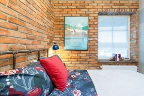 1 chambre, décoration personnalisée, ameublement personnalisé, bureau