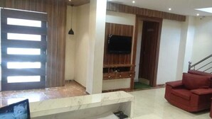 Living area - Hotel Silver Palm (Udaipur)