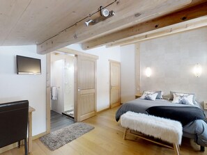 3 bedrooms, free WiFi, bed sheets