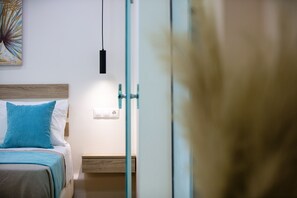 1 Schlafzimmer, Schreibtisch, Bügeleisen/Bügelbrett, Reisekinderbett