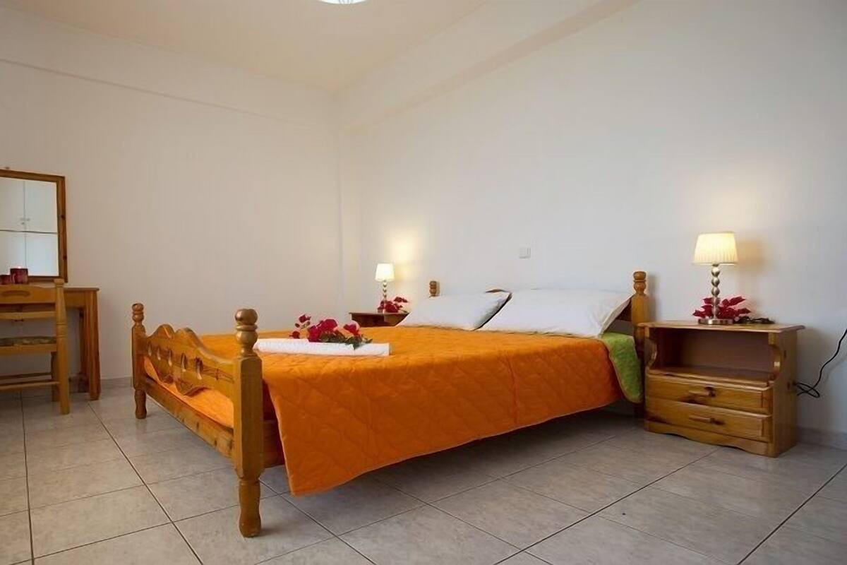Casa, 2 habitaciones (Orange) | Caja de seguridad en la habitación y escritorio