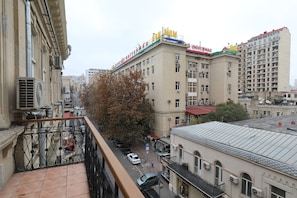 City view - Azcot Hotel - Nizami Street (Baku)