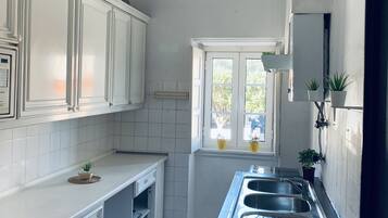 Full-size fridge, microwave, toaster, griddle